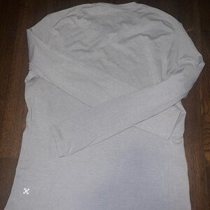Lululemon men’s Gray Long Sleeve Top medium